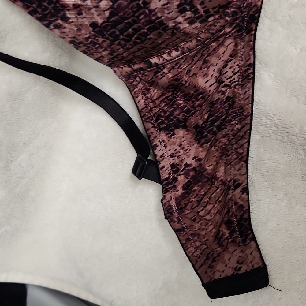 Pink Victoria's Secret 36DD Super Push up - Picture 2 of 14